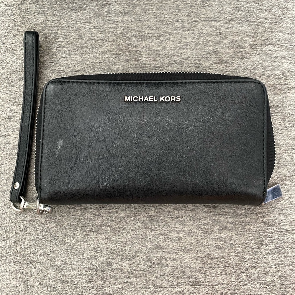Michael Kors wristlet wallet